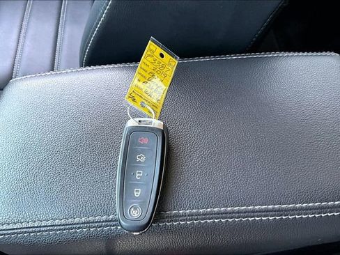 Used 2019 Ford Escape SEL image 35