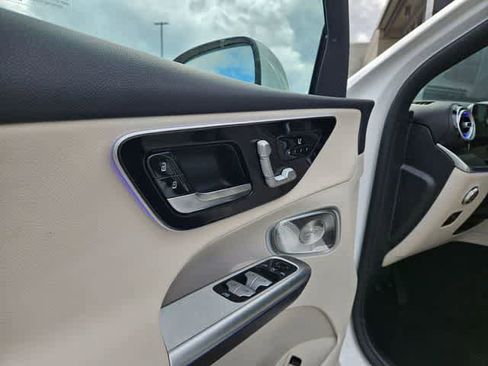 Used 2026 Mercedes-Benz GLC 300 image 15