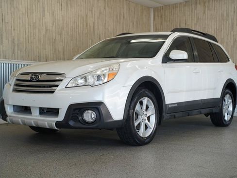Used 2013 Subaru Outback 2.5i Limited w/ Moonroof Pkg AWD/4WD image 4