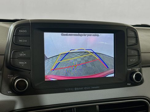Used 2021 Hyundai Kona Limited FWD image 13