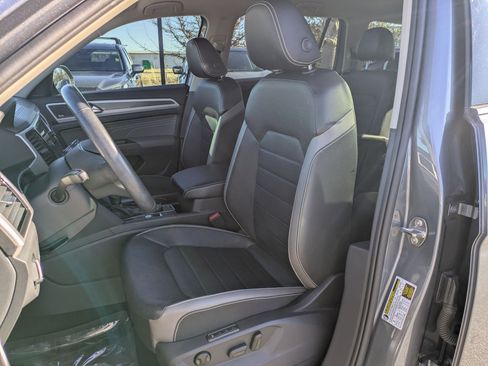 Used 2022 Volkswagen Atlas SEL Premium image 13