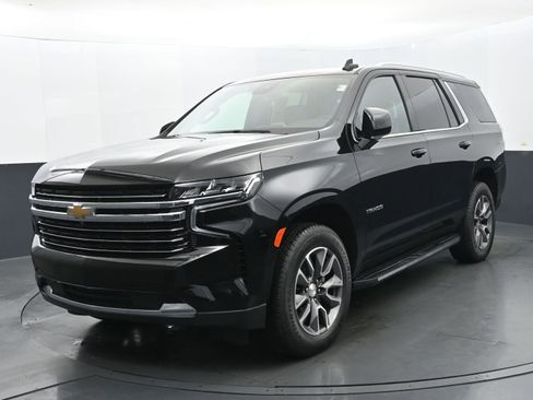 Used 2024 Chevrolet Tahoe LT w/ Luxury Package image 1