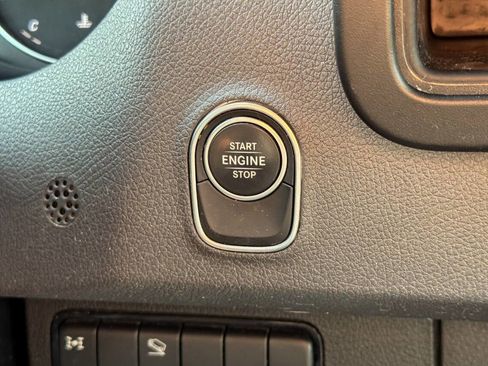 Used 2022 Mercedes-Benz Sprinter 2500 image 37