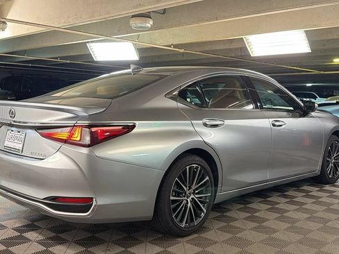 Certified 2025 Lexus ES 300h w/ Premium Package FWD image 8