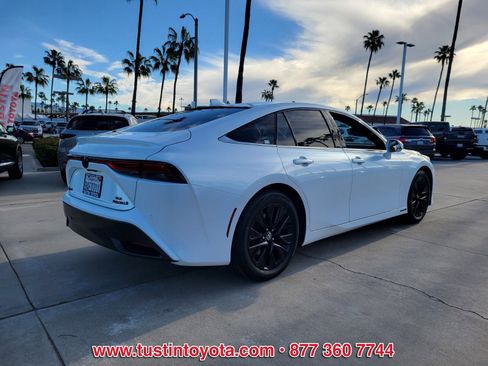 Certified 2022 Toyota Mirai XLE image 4