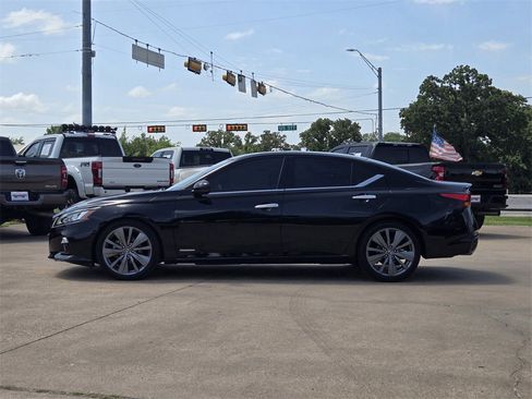 Used 2019 Nissan Altima 2.0 Edition One image 3