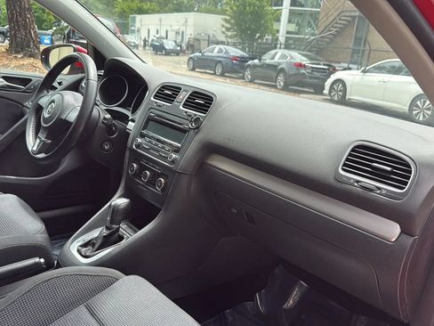 Used 2013 Volkswagen Golf 4-Door FWD image 22