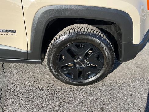 Used 2017 Jeep Renegade Trailhawk image 46