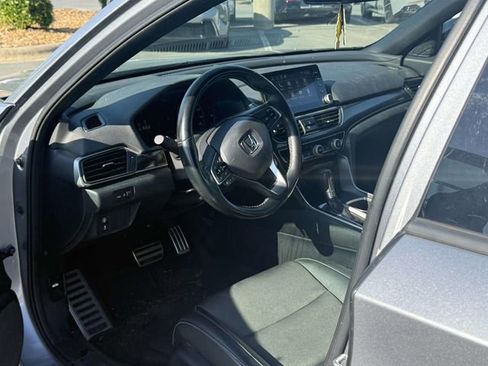 Used 2022 Honda Accord Sport image 3