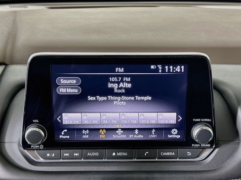 Used 2023 Nissan Rogue SV FWD image 21