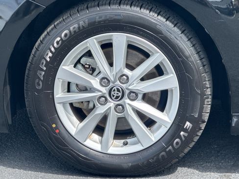 Used 2025 Toyota Camry LE image 11