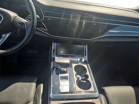 Used 2019 Audi Q8 Prestige image 11