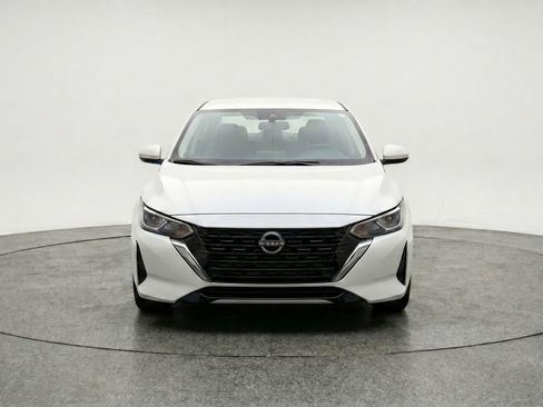 Used 2025 Nissan Sentra SV FWD image 2