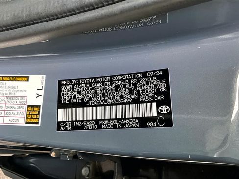 Certified 2024 Toyota Prius XLE FWD image 34