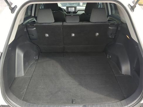 Used 2020 Toyota RAV4 XLE image 15