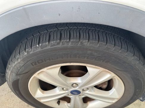 Used 2015 Ford Escape SE AWD/4WD image 25