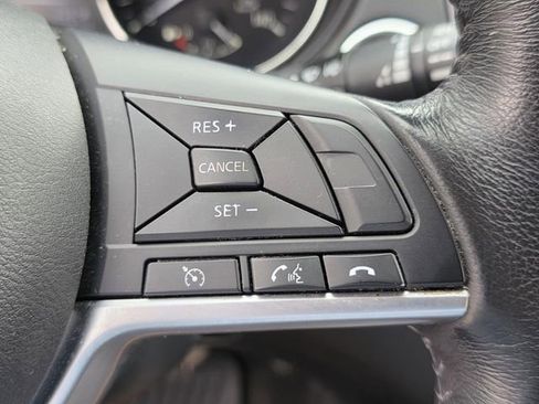 Used 2017 Nissan Rogue SV image 22