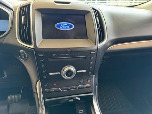Used 2019 Ford Edge Titanium w/ Equipment Group 301A AWD/4WD image 13