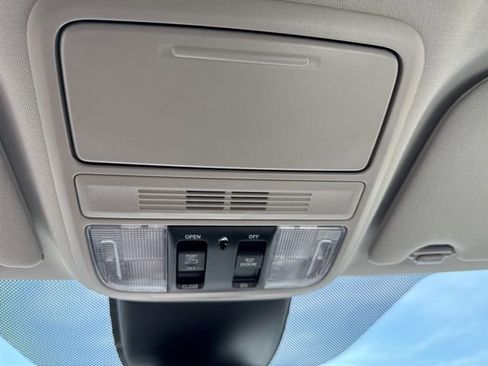 Used 2025 Honda Odyssey EX-L image 23