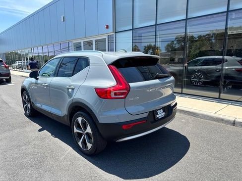 Certified 2025 Volvo XC40 B5 Plus AWD/4WD image 3