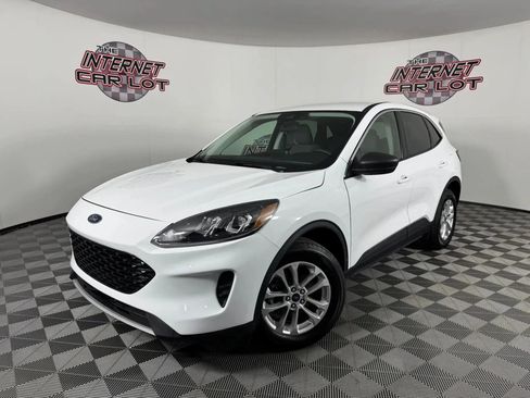 Used 2022 Ford Escape SE w/ Cold Weather Package AWD/4WD image 1