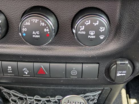 Used 2012 Jeep Wrangler Unlimited Sahara w/ Connectivity Group image 26