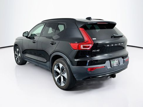 Used 2023 Volvo XC40 B5 Plus w/ Driver Assist Package AWD/4WD image 5