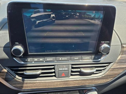 Used 2019 Nissan Altima 2.5 SL FWD image 18