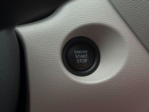 Certified 2025 Toyota Corolla Cross LE FWD image 22