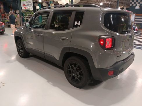 Used 2020 Jeep Renegade Altitude AWD/4WD image 14