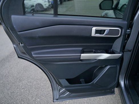 Used 2023 Ford Explorer XLT w/ Equipment Group 202A image 25