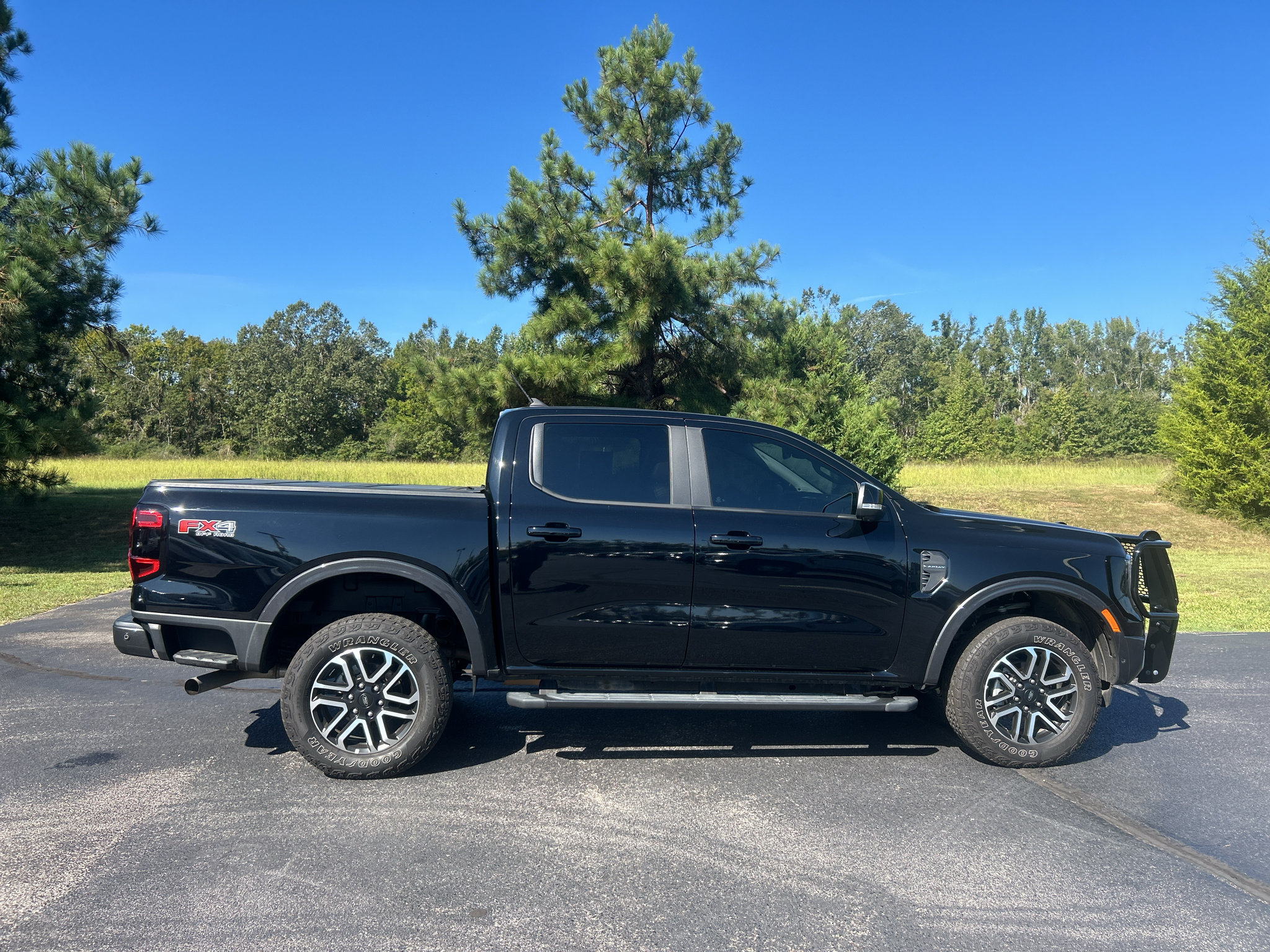 Certified 2024 Ford Ranger Lariat w/ FX4 Off-Road Package AWD/4WD image 8