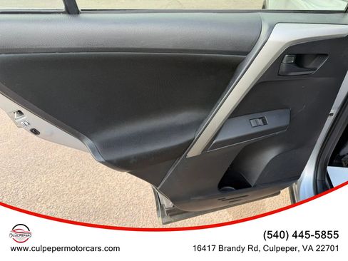 Used 2017 Toyota RAV4 LE AWD/4WD image 10