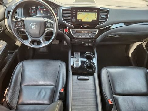 Used 2019 Honda Pilot Touring image 12