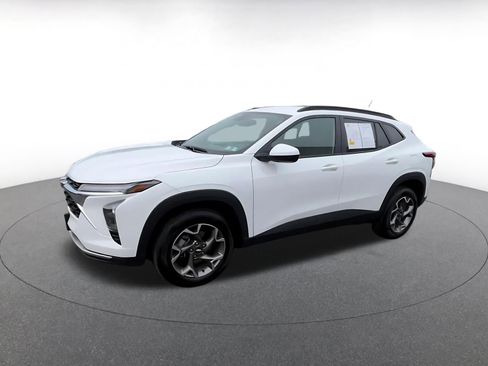 Used 2025 Chevrolet Trax LT image 7