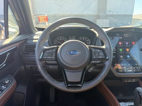 Used 2025 Subaru Forester Touring AWD/4WD image 8