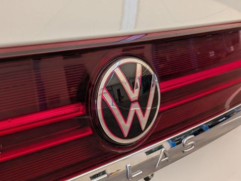 Used 2024 Volkswagen Atlas SE image 29