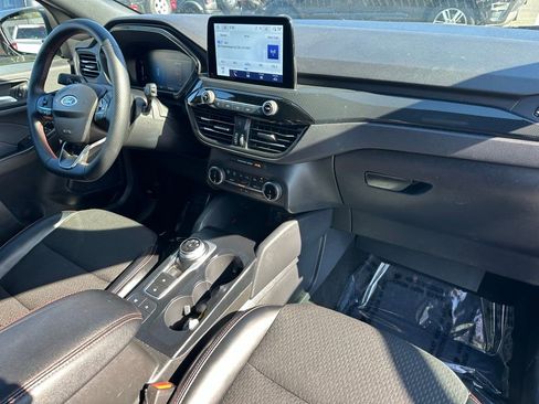 Used 2025 Ford Escape ST-Line AWD/4WD image 16