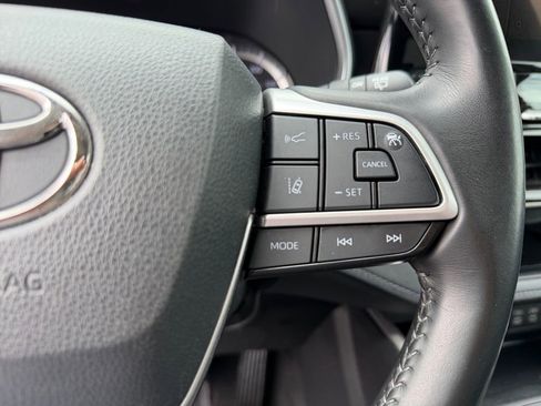 Used 2023 Toyota Highlander XLE image 20