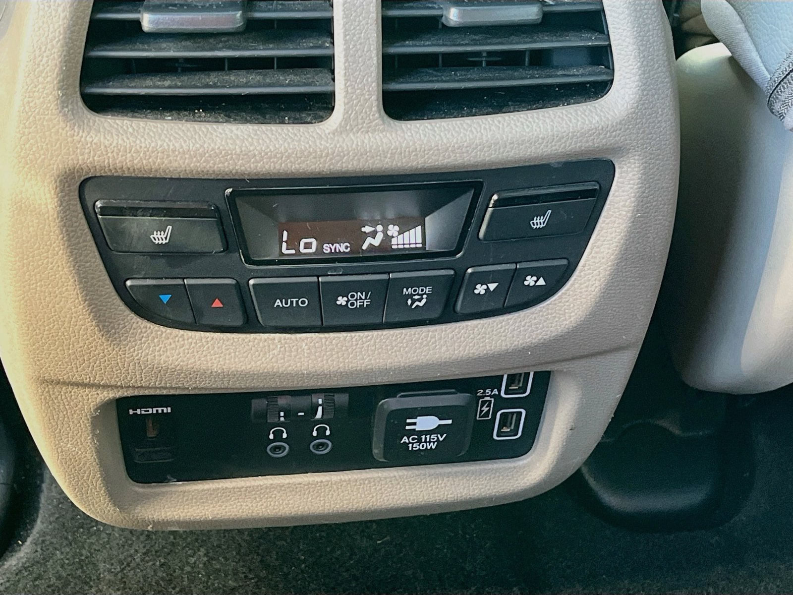 Used 2022 Honda Pilot Touring image 27