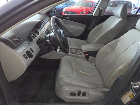 Used 2009 Volkswagen Passat Komfort FWD image 14