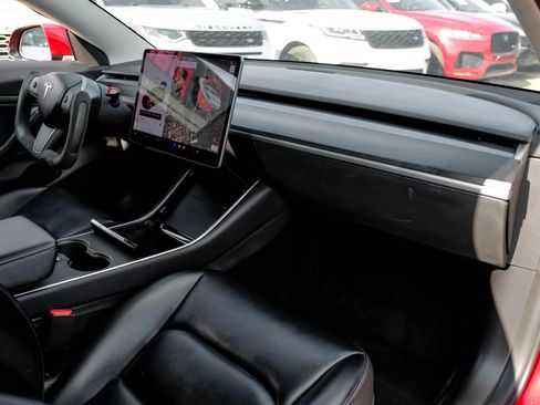 Used 2019 Tesla Model 3 Performance image 19
