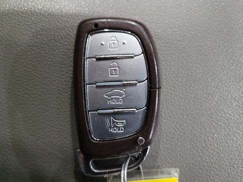 Used 2020 Hyundai Elantra Value Edition FWD image 32