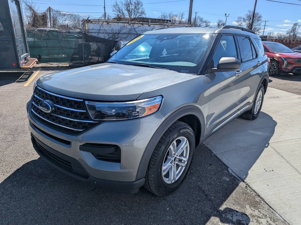Used 2020 Ford Explorer XLT w/ Comfort Package AWD/4WD image 3