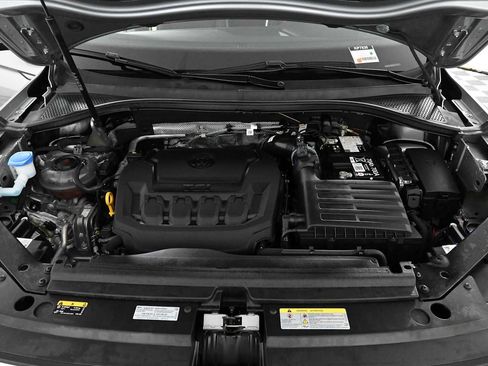 Certified 2024 Volkswagen Tiguan SE FWD image 32