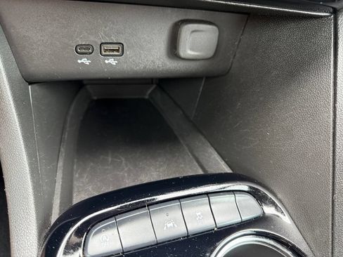 Used 2024 Buick Encore GX Sport Touring FWD image 36