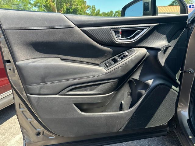 Used 2019 Subaru Forester Premium AWD/4WD image 9