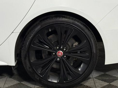 Certified 2023 Jaguar XF R-Dynamic SE AWD/4WD image 14