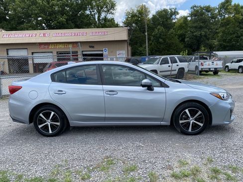 Used 2019 Subaru Impreza 2.0i Premium w/ Eyesight & BSD/Rcta & SRF AWD/4WD image 4