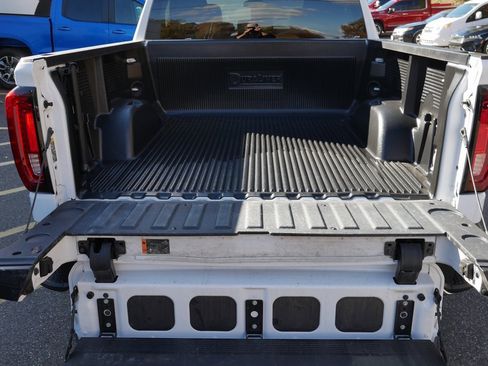 Used 2024 GMC Sierra 1500 SLT image 27